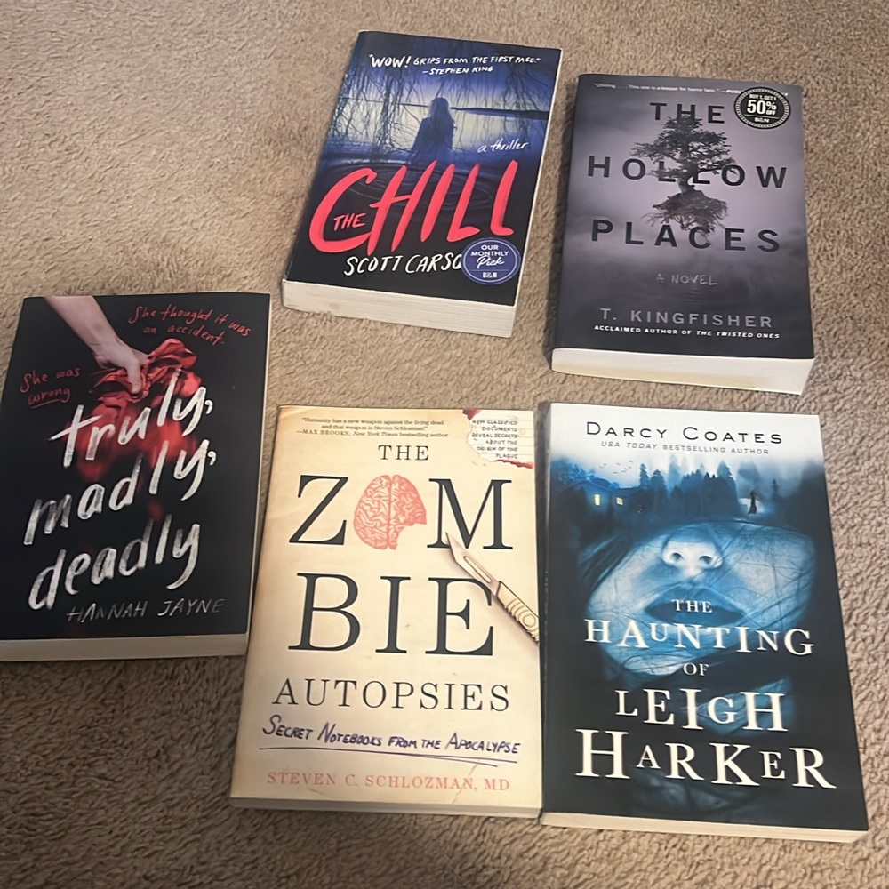 Book lot. No dog ears. Good condition